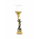 Lampe im Empire-Stil mit BronzefigurFrankreich, Ende 19. Jh., Bronze, vergoldet, Figur schwarz