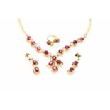 Schmuckset4-tlg., 585 und 750 Gelbgold, Collier mit 36 Brillanten, ca. 0,40 ct, 12 Rubine laut