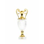 Pokal-Vase20. Jh., Glas, Metall, vergoldet, Höhe 35,4 cm, am Stand mit winzigen Bestoßungen
