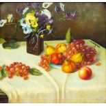 Luis Puig (20. Jh.)Stillleben mit Blumen und Obst, Öl auf Leinwand auf Platte, 50 cm x 53 cm,
