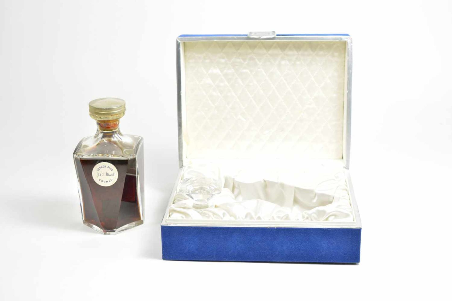 Cordon Bleu CognacJ & F. Martell, Frankreich, 0,75 L, in Original-Samtbox und mit Kristallstopfen, - Bild 4 aus 4