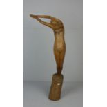 DEUTSCHER BILDHAUER / BILDSCHNITZER DES 20. Jh., Skulptur / sculpture: "Stehender weiblicher Akt",