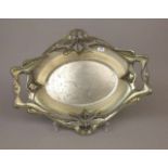 JUGENDSTILSCHALE MIT LIBELLENMOTIV, art nouveau bowl with dragonfly, versilbertes Metall (