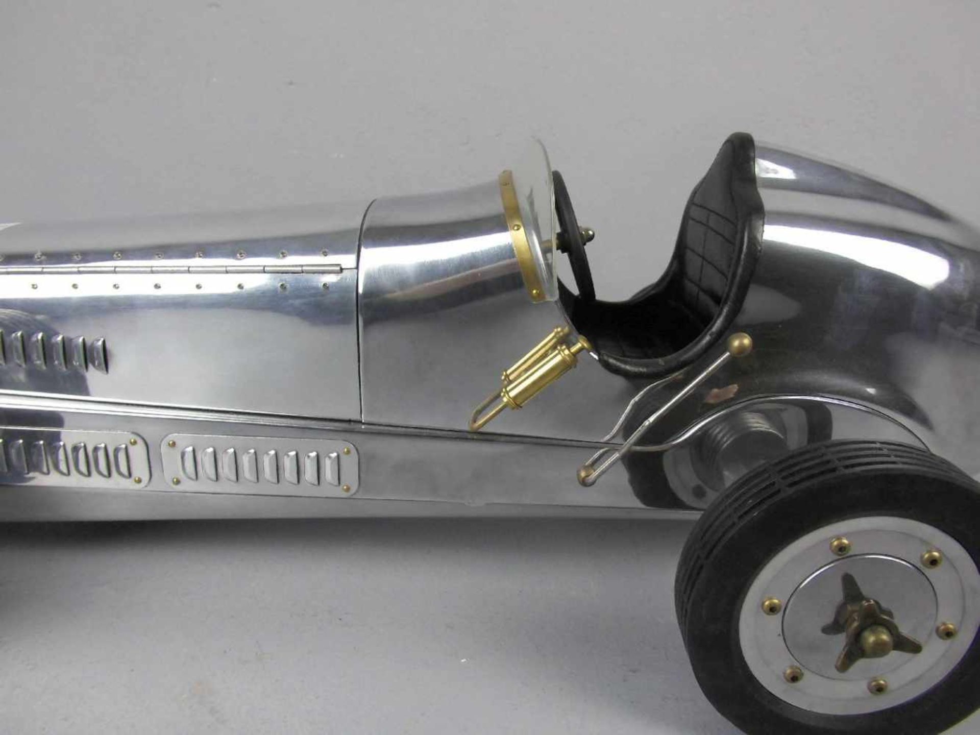 MODELL - AUTO: Mercedes Silberpfeil W 25 von 1934 / Grand Prix Model Car, unter dem Stand gemarkt " - Bild 6 aus 6