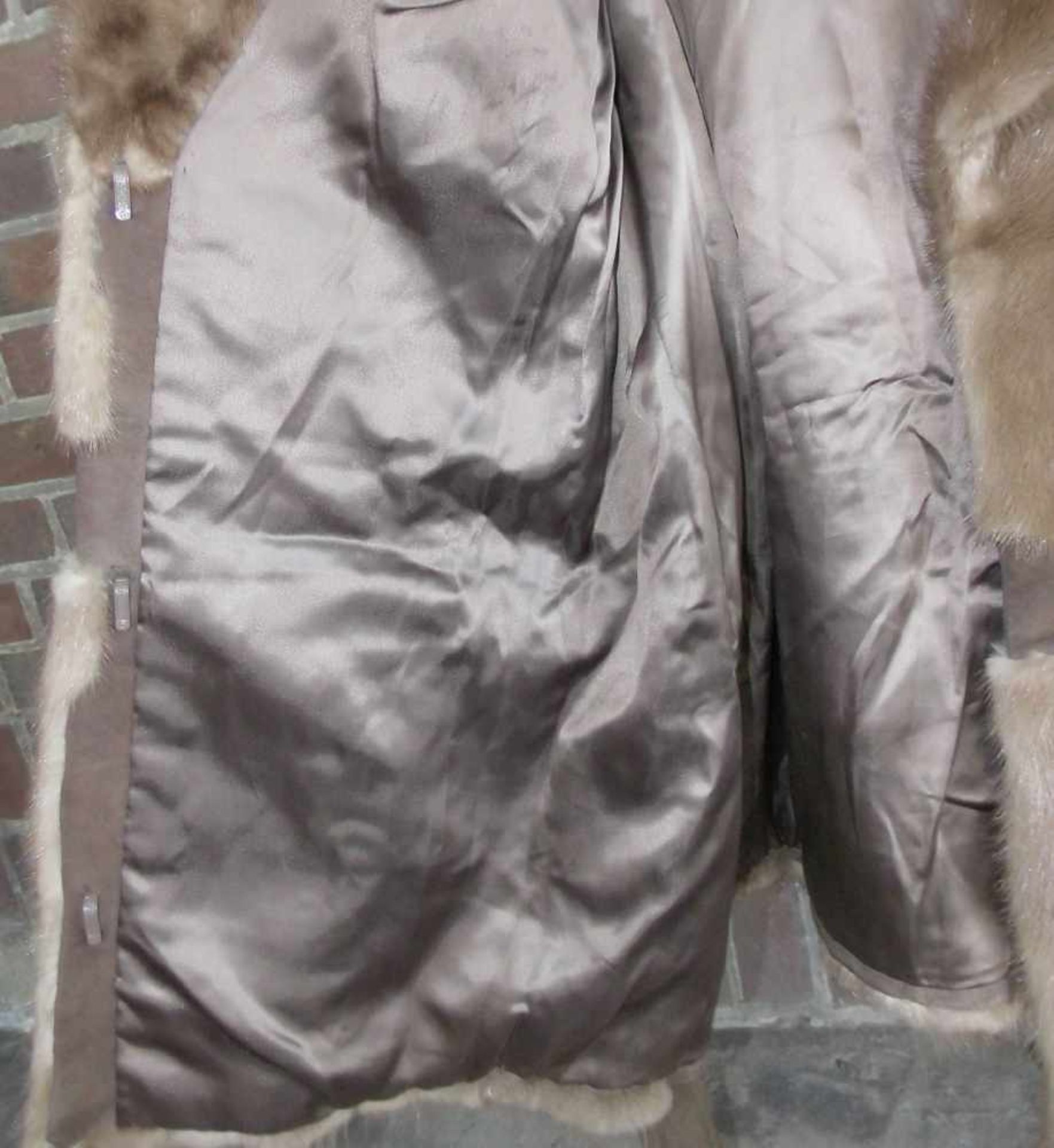 PELZ KURZMANTEL / TAILLIERTE NERZ - JACKE / fur coat, Größe 38 / 40 (M/L), hellbrauner Pelz mit - Bild 5 aus 9