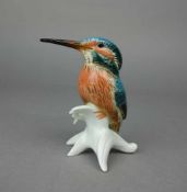 PORZELLANFIGUR: "Vogel / Eisvogel", Porzellan, unterglasurblaue Ankermarke, Manufaktur