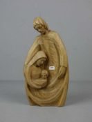 SKULPTUR: "Heilige Familie", Holz. Vollplastisch geschnitzte Figurengruppe mit Josef, Maria und