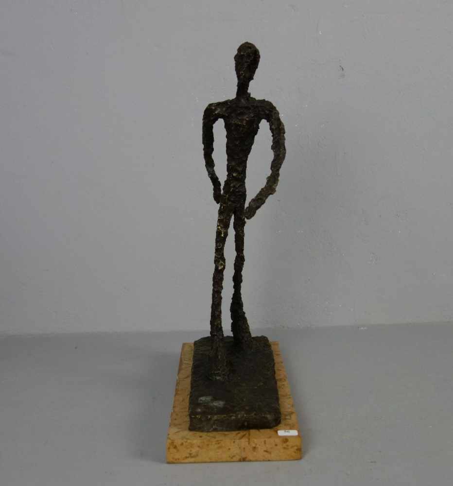 nach GIACOMETTI, ALBERTO (Borgonova 1901-1966 Chur), Skulptur / sculpture: "Schreitender Mann", - Image 2 of 4