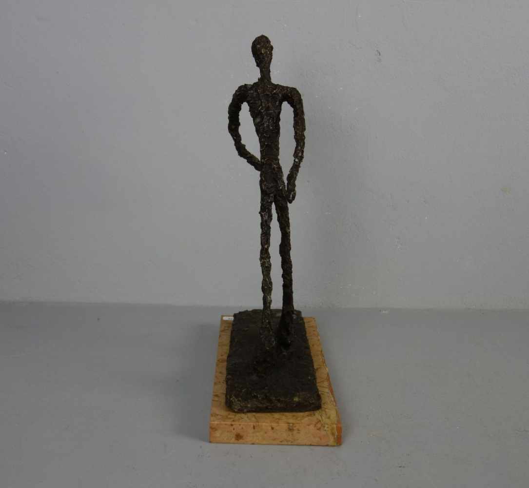 nach GIACOMETTI, ALBERTO (Borgonova 1901-1966 Chur), Skulptur / sculpture: "Schreitender Mann", - Image 4 of 4