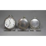 KONVOLUT VON 3 SILBERNEN TASCHENUHREN / pocket watches, 1. H. 20. Jh., unterschiedliche Länder,