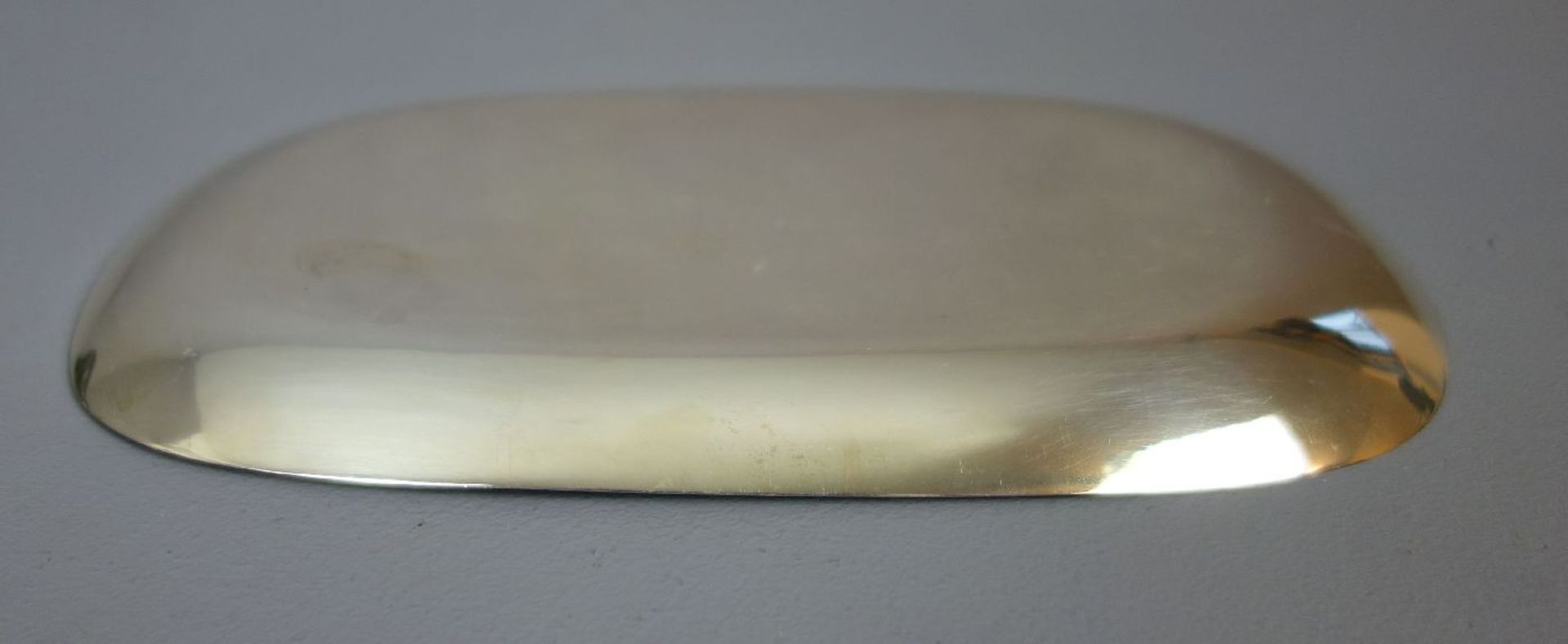 KLEINE SILBERSCHALE / TABLETT / small plate, 20. Jh., Silber, 133 Gramm, wohl Spanien, gemarkt mit - Image 2 of 2