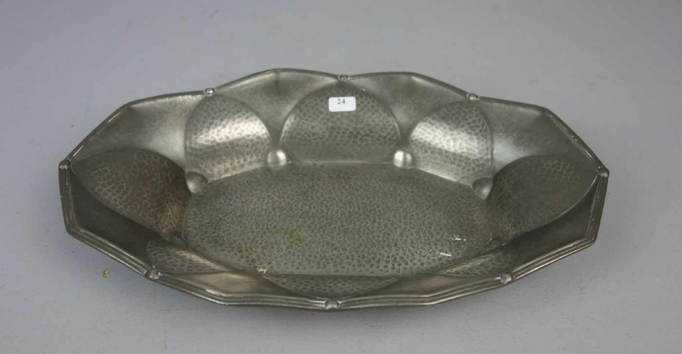 JUGENDSTIL - SCHALE, art nouveau pewter bowl, Kayserzinn. Oblonge Schale mit passiger, konischer - Image 2 of 5