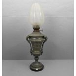 PETROLEUMLAMPE IN VASENFORM / petrol lamp, Historismus, um 1880; Zink, Glas und Messingmonturen.