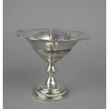 FUSSCHALE / TAFELAUFSATZ / bowl on a stand, 1. H. 20. Jh., Sterlingsilber (beschwerter Fuß, insg.