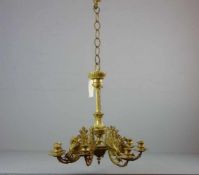 DECKENLEUCHTER / DECKENKRONE, achtflammig, Historismus, um 1880, goldfarben bronziert. Reich