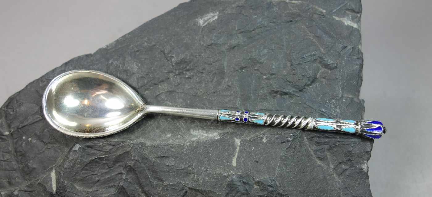 KLEINER CLOISONNÈ-LÖFFEL / small cloisonné-enamel and silver spoon, um 1900, Russland, Silber und - Bild 2 aus 7