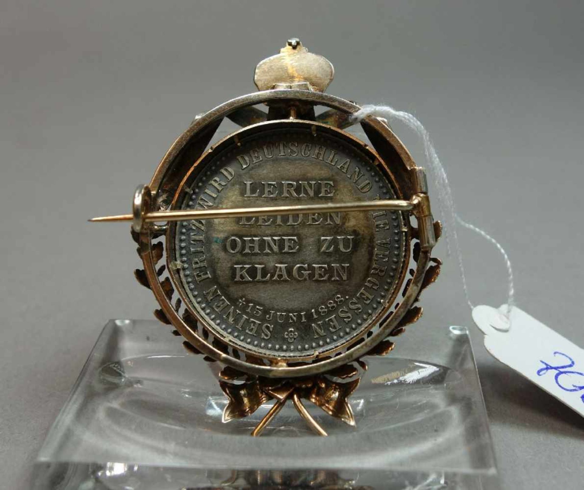 MEDAILLE ALS BROSCHE, Medaille "Friedrich Deutscher Kaiser König v. Preussen". Rückseitig: "Seinen - Bild 2 aus 3