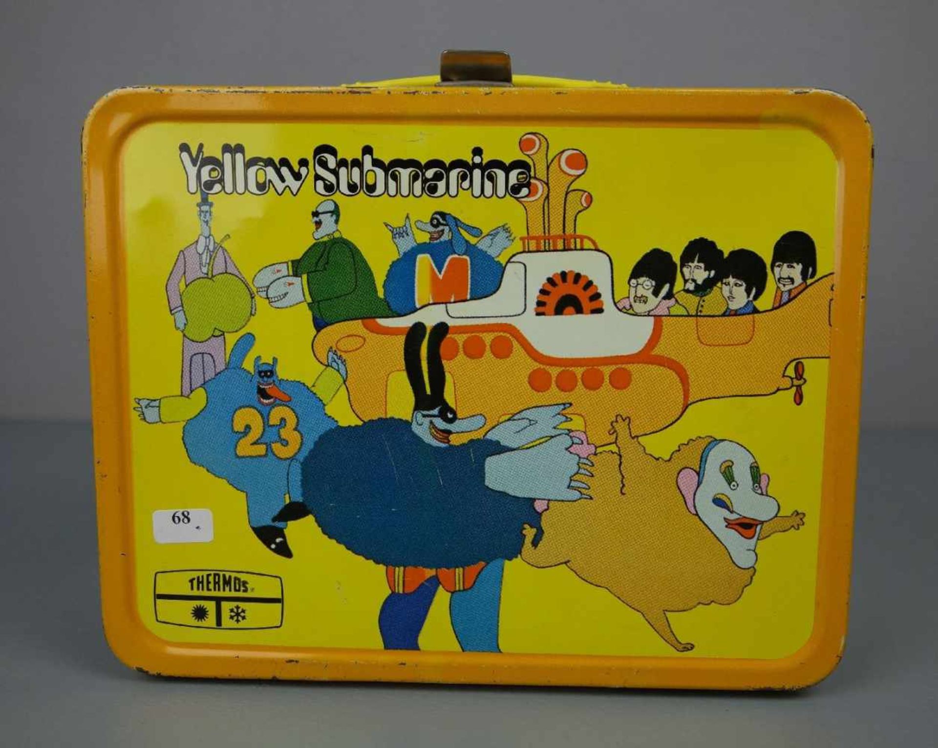 THE BEATLES MERCHANDISE / MEMORABILIA: BROTDOSE / LUNCHBOX, 1968. Blech, polychrom staffiert; - Bild 2 aus 7