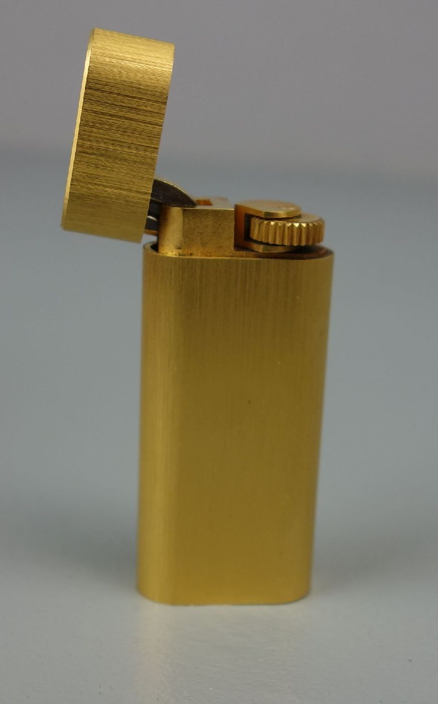 VERGOLDETES CARTIER FEUERZEUG / briquet lighter, Manufaktur "les must de Cartier/ Paris", vergoldet, - Image 6 of 6