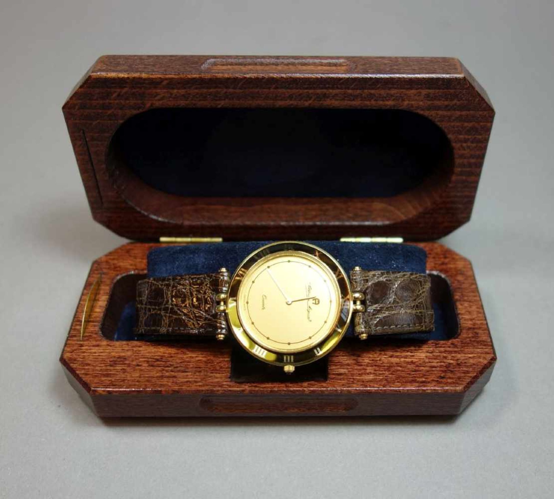 GOLDENE ARMBANDUHR ETIENNE AIGNER / wristwatch, Quarz-Uhr, Manufaktur Etienne Aigner AG / München. - Image 6 of 7