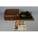 SCHREIBMASCHINE / ZYLINDERKOPFSCHREIBMASCHINE - AEG MIGNON MODELL 4 / typewriter, ab 1924, Zwei-