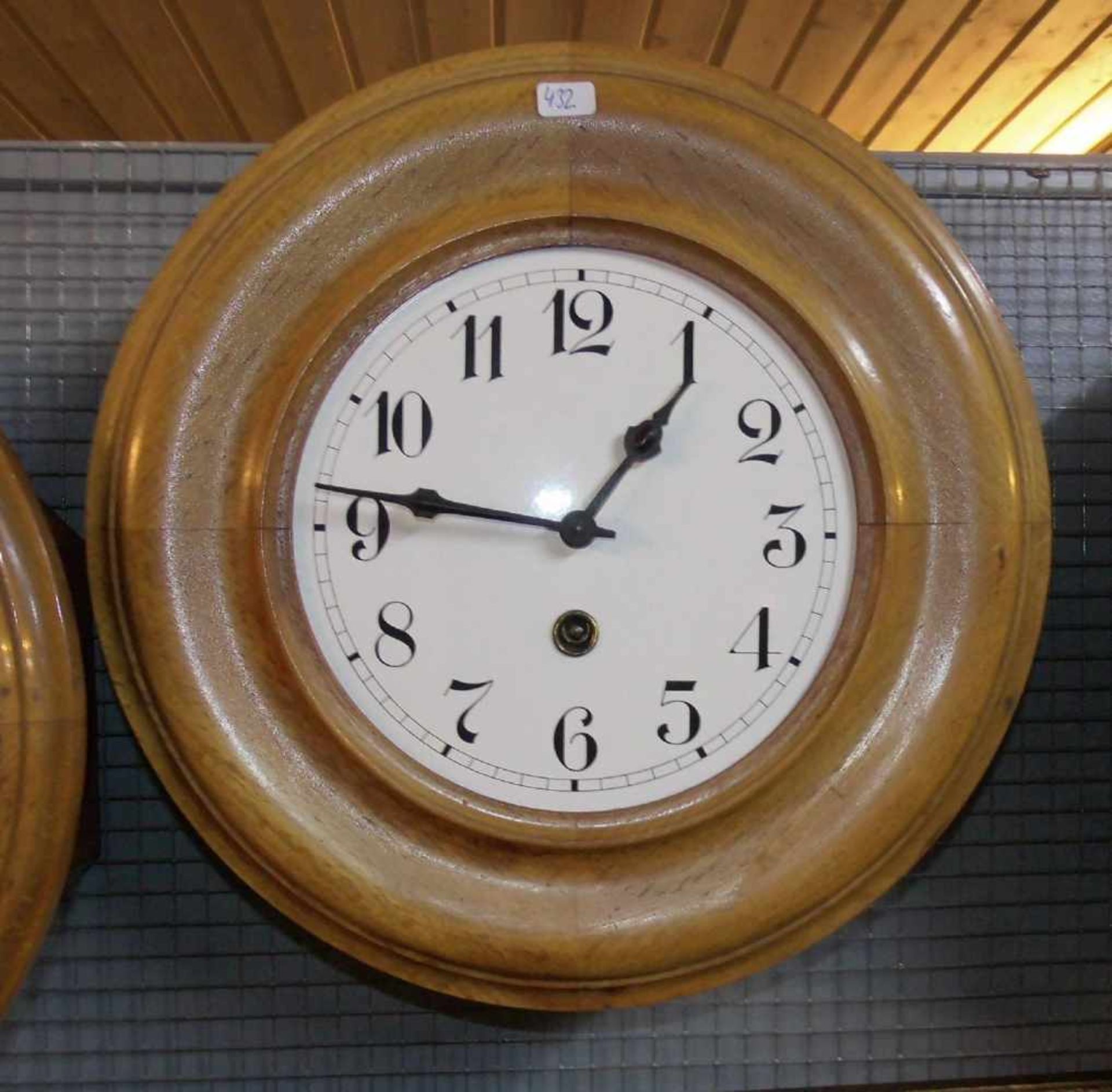 OFFICE CLOCK / WANDUHR / STUBENUHR, Art déco, um 1920. Schlüsselaufzug (Schlüssel liegt bei),