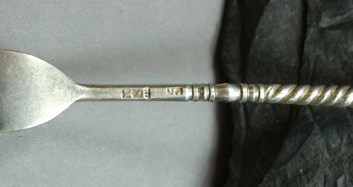 KLEINE GABEL / VORLEGEGABEL / serving fork, Russland, wohl um 1800, 84 Zolotniki (875er Silber, 12 - Bild 4 aus 4