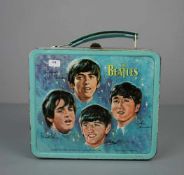 THE BEATLES MERCHANDISE / MEMORABILIA: BROTDOSE / LUNCHBOX, 1965, Blech, polychrom staffiert, Dose