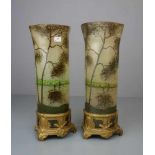 PAAR JUGENDSTILVASEN MIT LANDSCHAFTSMOTIV UND METALLMONTUREN / pair of art nouveau vases with