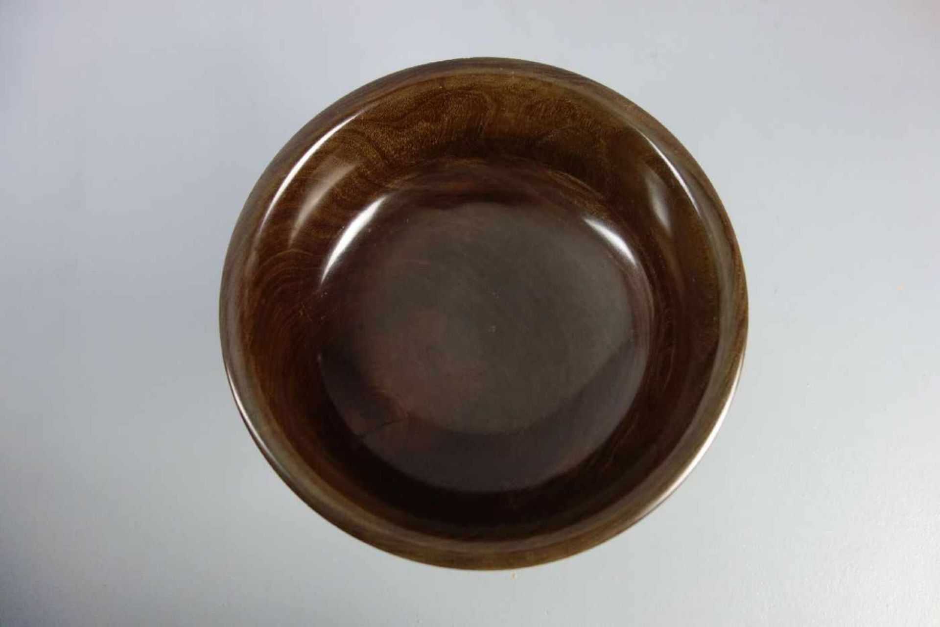 SCHALE / FUSSSCHALE / bowl on a stand, Mahagoni, aus einem Stück gedrechselt. Rundstand mit - Image 3 of 3