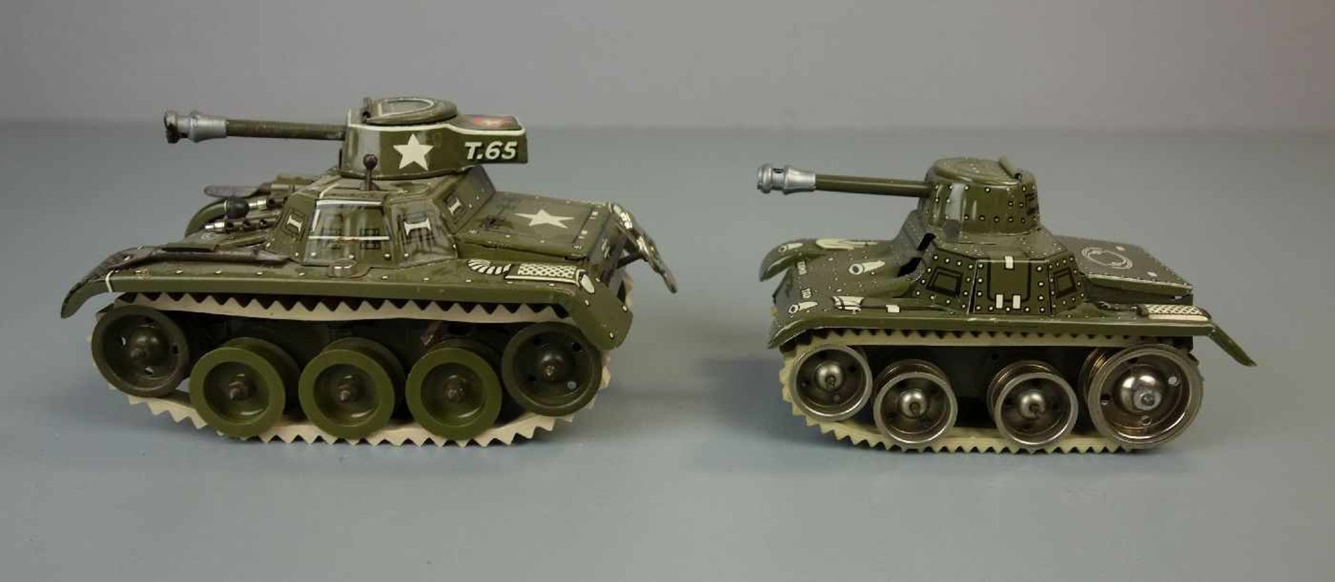 KONVOLUT VON 4 GAMA TANKS / BLECH-PANZER / BLECHSPIELZEUG / tin toys - four tanks. 1) Gama-Tank, T- - Bild 6 aus 10