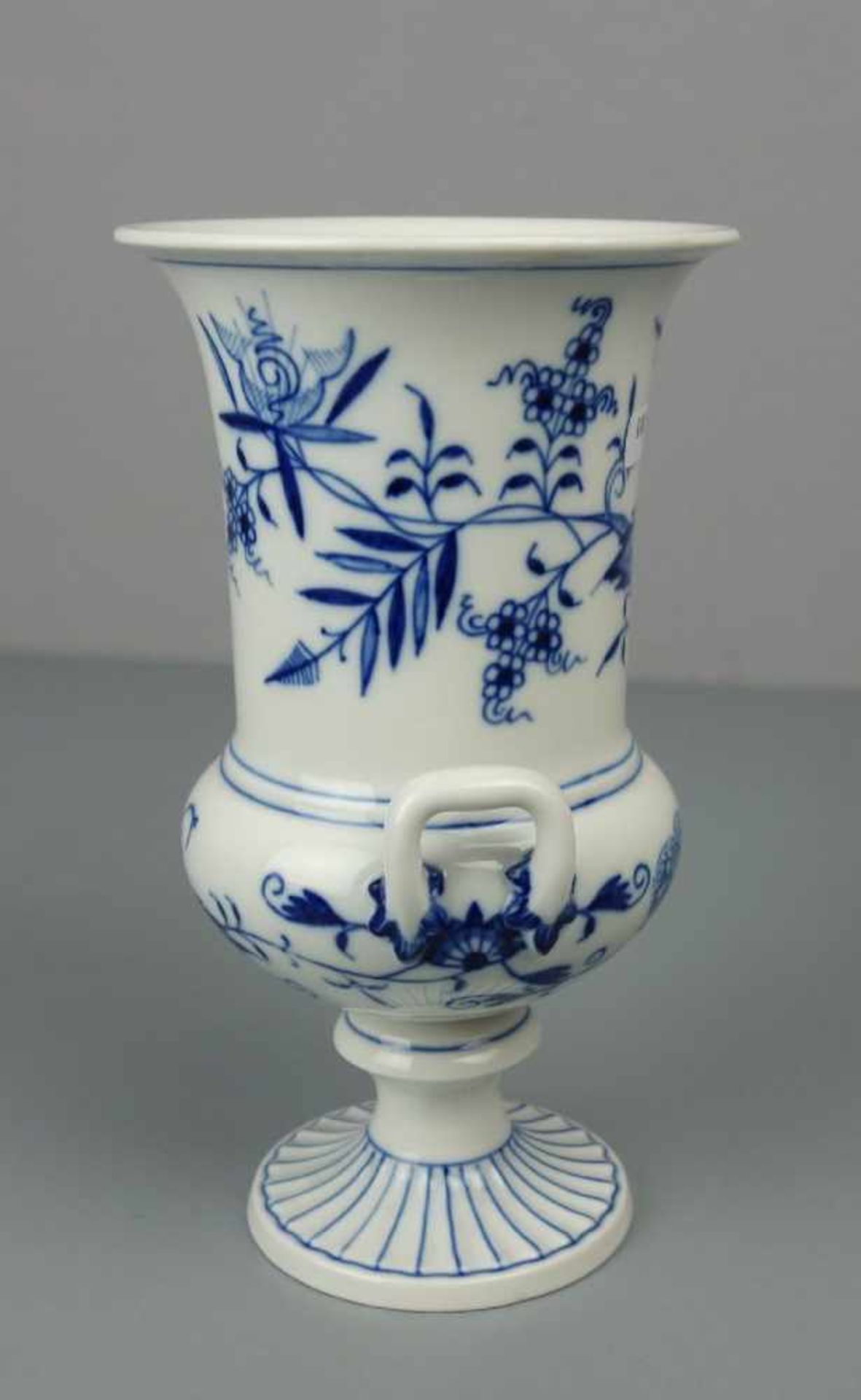 VASE, Porzellan, Manufaktur Meissen, unterglasurblaue Schwertermarke, Marke seit 1934 (1. Wahl) - Bild 3 aus 5