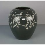 ART DÉCO - VASE, Keramik, unter dem Stand gemarkt "Pearsons of Chesterfield" / England. Rundstand,