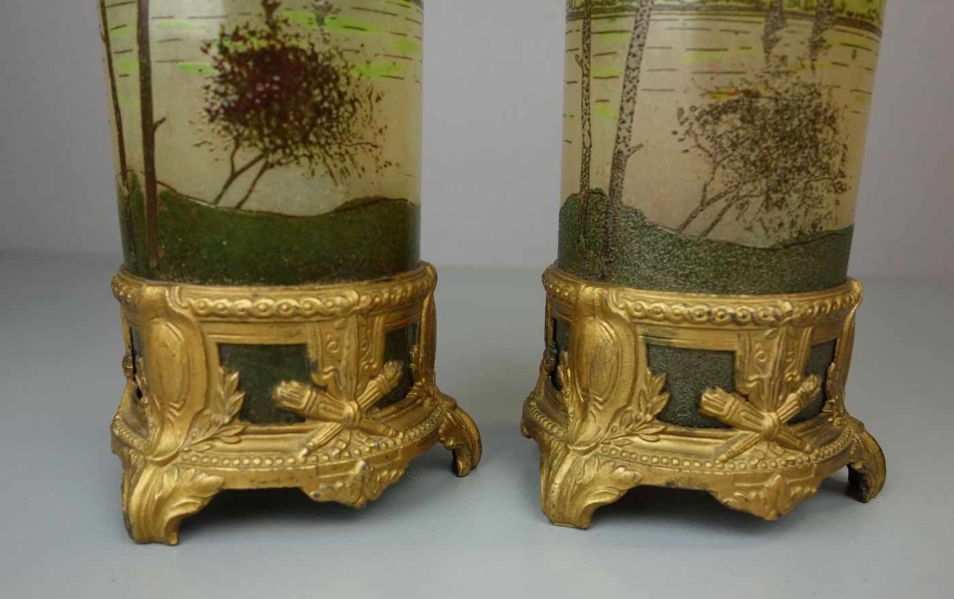 PAAR JUGENDSTILVASEN MIT LANDSCHAFTSMOTIV UND METALLMONTUREN / pair of art nouveau vases with - Bild 2 aus 6