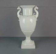 GROSSE VASE in Amphorenform, sog. Französische Vase nach einem Entwurf von Karl Friedrich