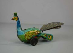 BLECHSPIELZEUG: PFAU / peacock tin toy, wohl KPI / Indien, Blech, polychrom gefasst, Schlüsselaufzug