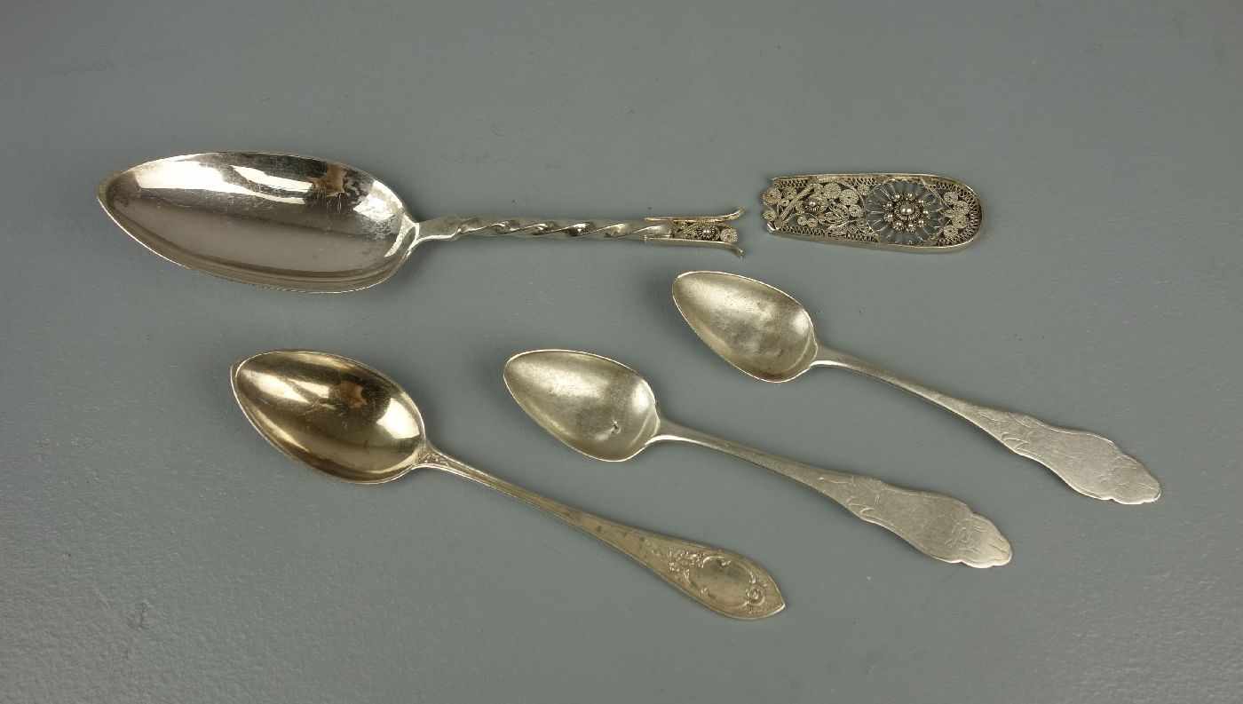 KONVOLUT SILBERLÖFFEL / silver spoons, Konvolut Silberlöffel aus dem 19. und 20. Jh., insgesamt 80