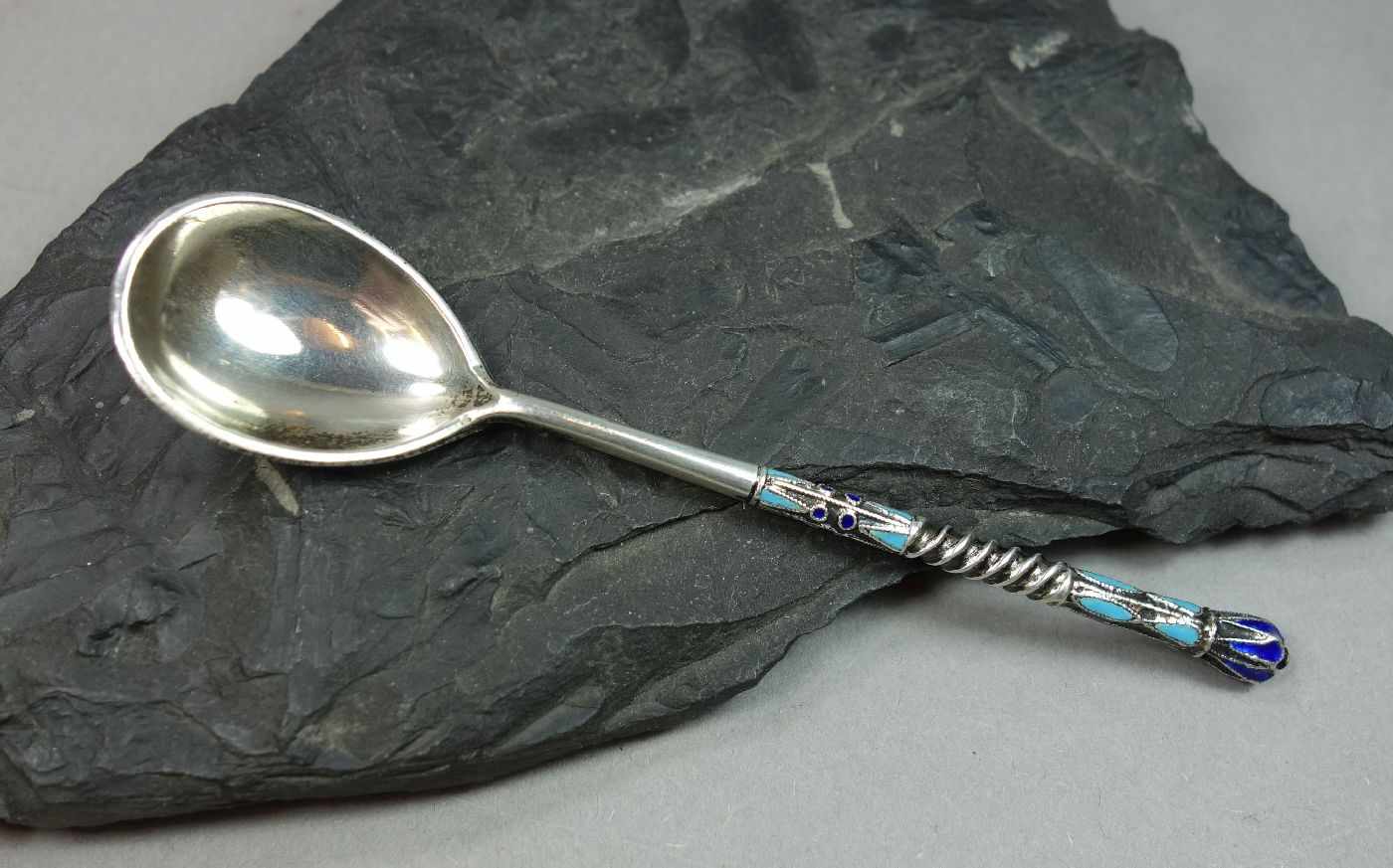 KLEINER CLOISONNÈ-LÖFFEL / small cloisonné-enamel and silver spoon, um 1900, Russland, Silber und - Bild 3 aus 7