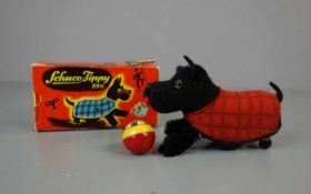 BLECHSPIELZEUG: SCHUCO TIPPY 990 / GLÜCKSHUND / TERRIER / tin toy dog, Mitte 20. Jh., Manufaktur