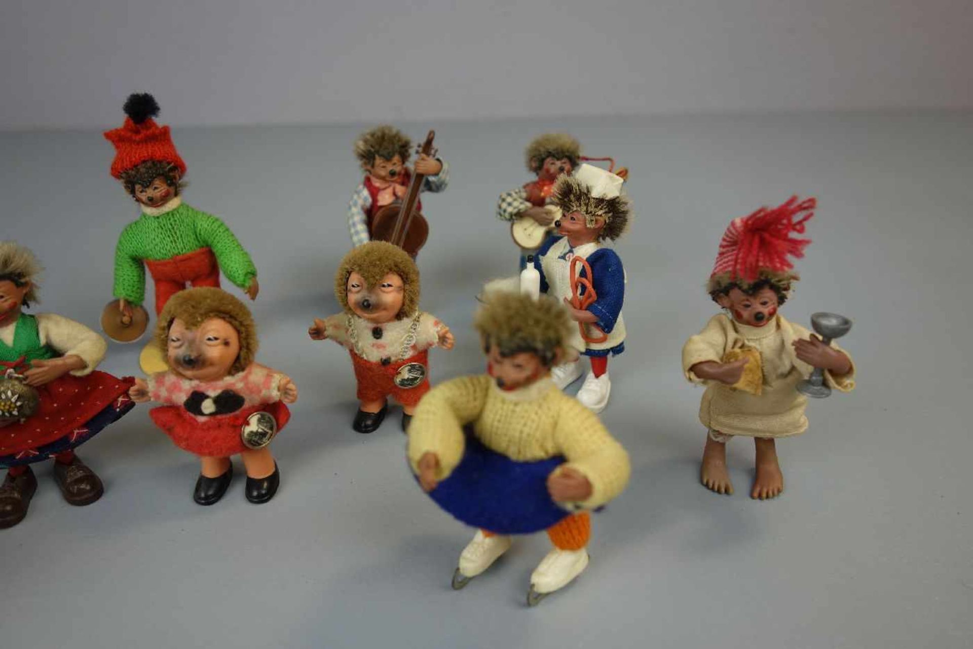 10 MICKI UND MECKI FIGUREN / IGEL FAMILIE, unterschiedliche Materialien und Größen, überwiegend - Bild 3 aus 5