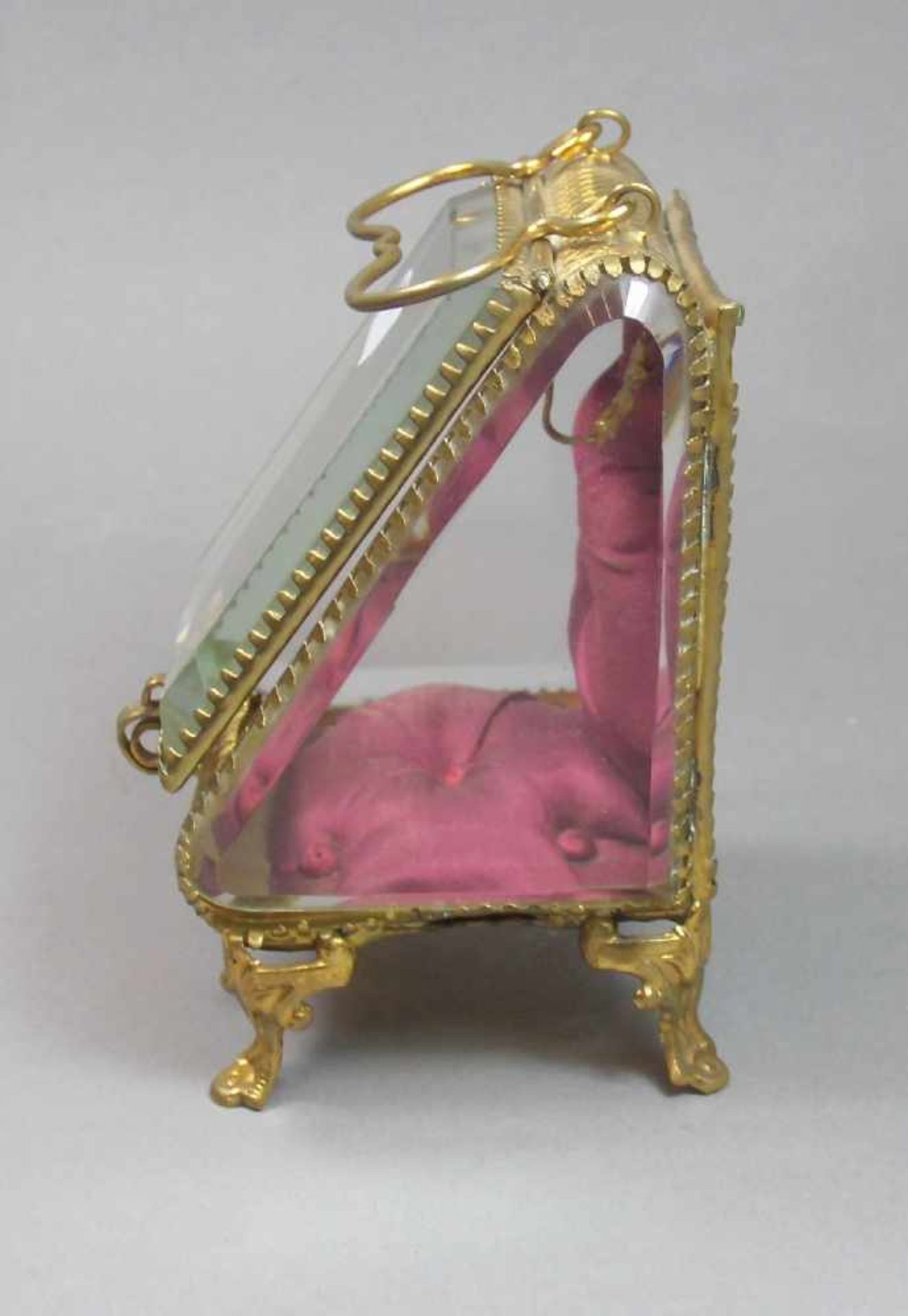 TASCHENUHRENHALTER / TASCHENUHRENSTÄNDER / pocket watch holder, um 1900, vergoldete - Image 3 of 6