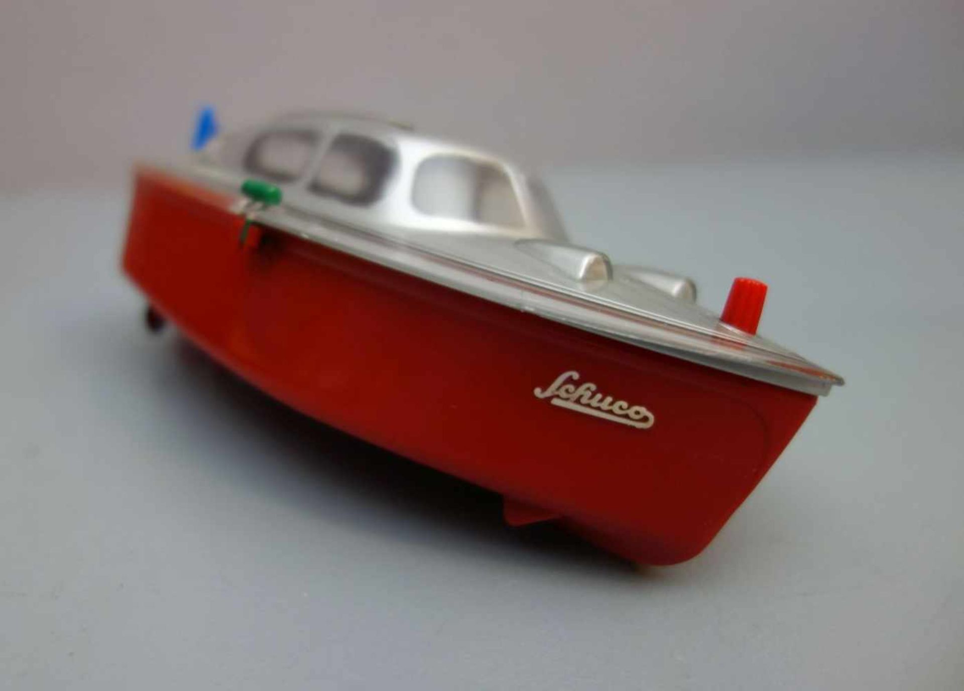 SPIELZEUG: SCHUCO ELEKTRO-CABINO / ELEKTROBOOT / toy boat, Mitte 20. Jh., Manufaktur Schuco. Auf dem - Bild 2 aus 3