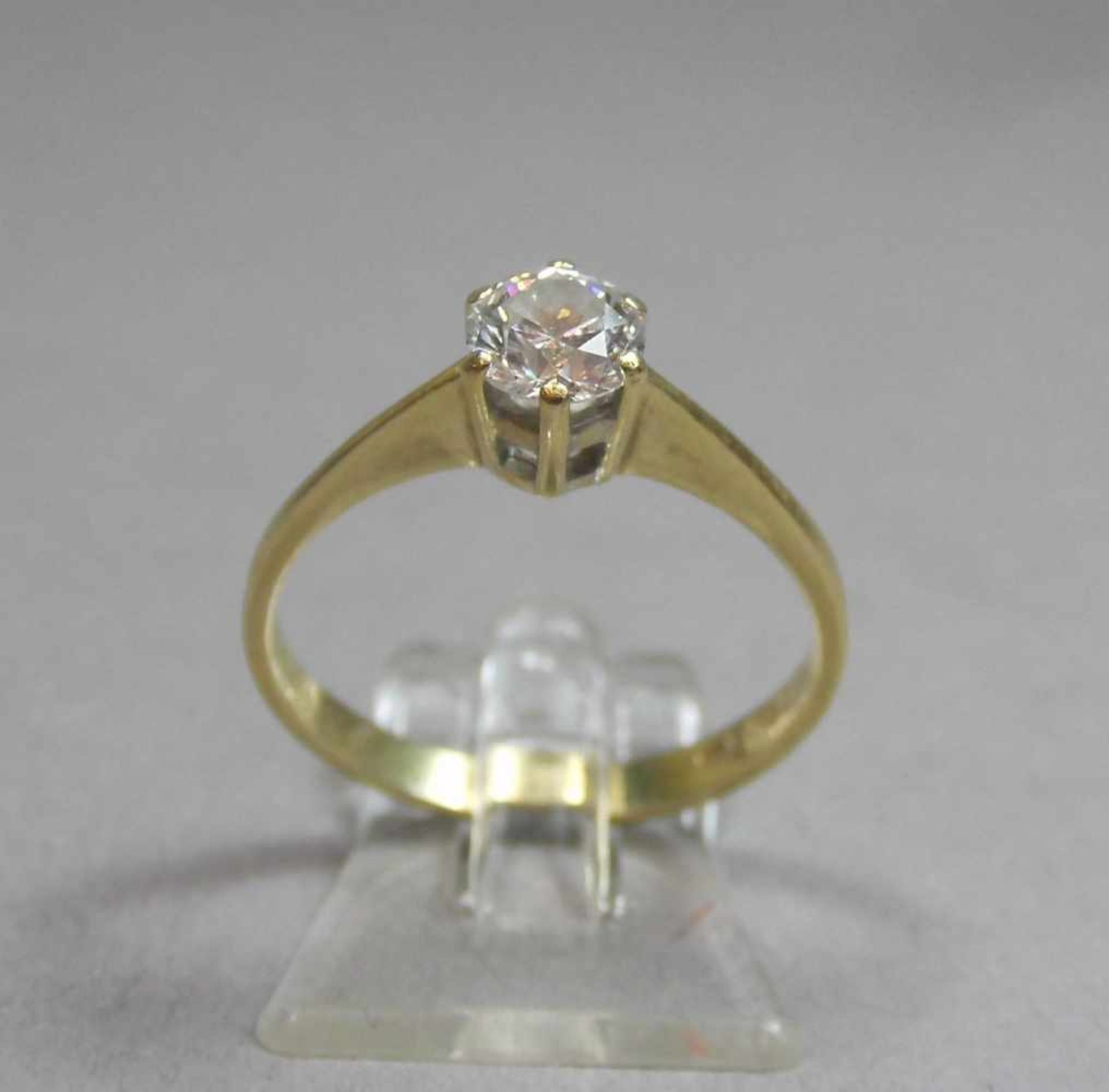 SOLITÄRRING / BRILLANTRING, 585er Gelbgold. Brillant in Altschliff von ca. 0,53 Carat. Nach