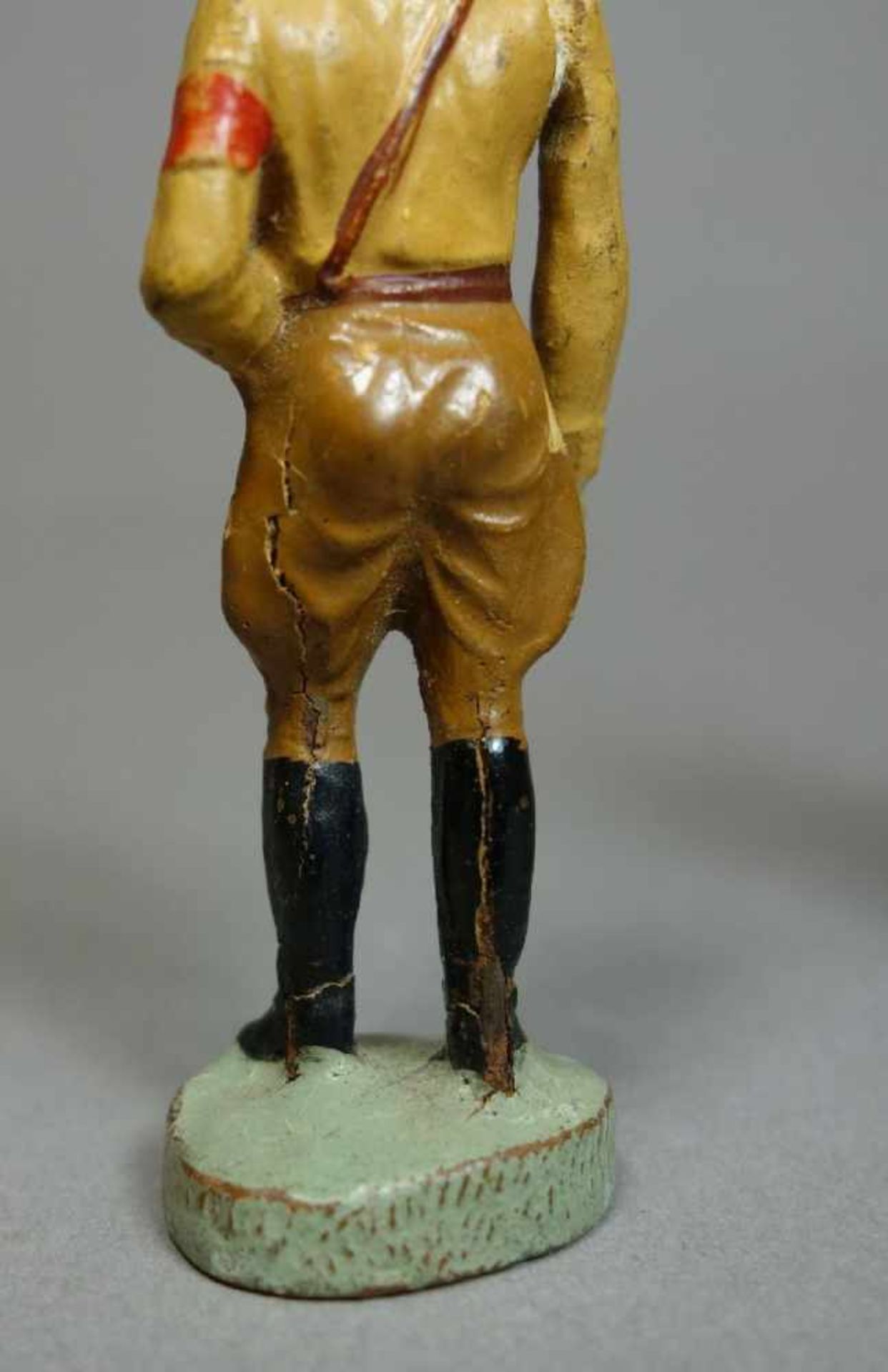 HISTORISCHE SPIELFIGUREN / SPIELZEUG-FIGUREN: HITLER und SOLDAT, 1. H. 20. Jh. / "Drittes Reich", - Bild 6 aus 8