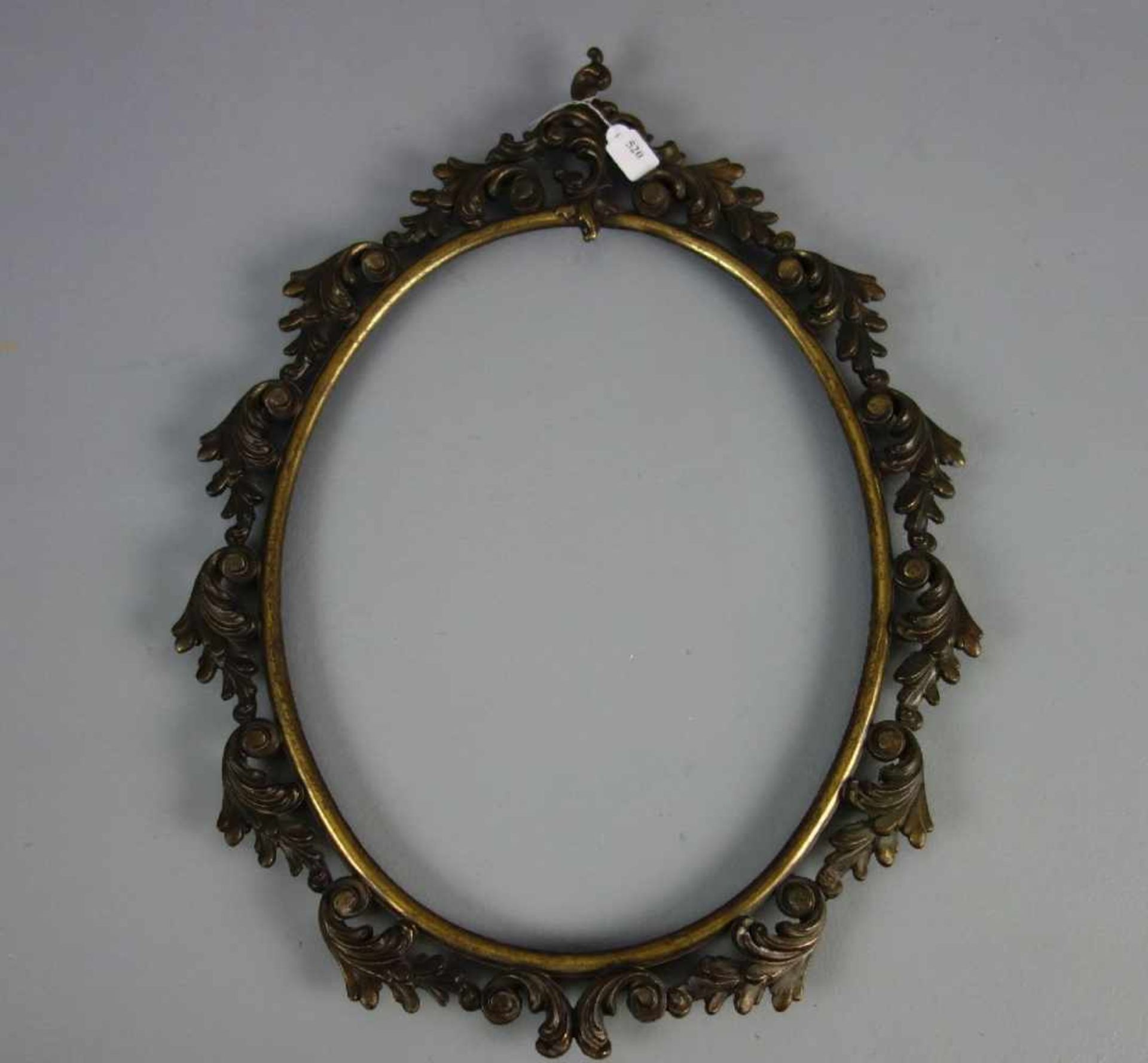 RAHMEN, ovaler Foto- oder Bilderrahmen, bronziertes Metall, 2. Hälfte 20. Jh.; durchbrochener Rand