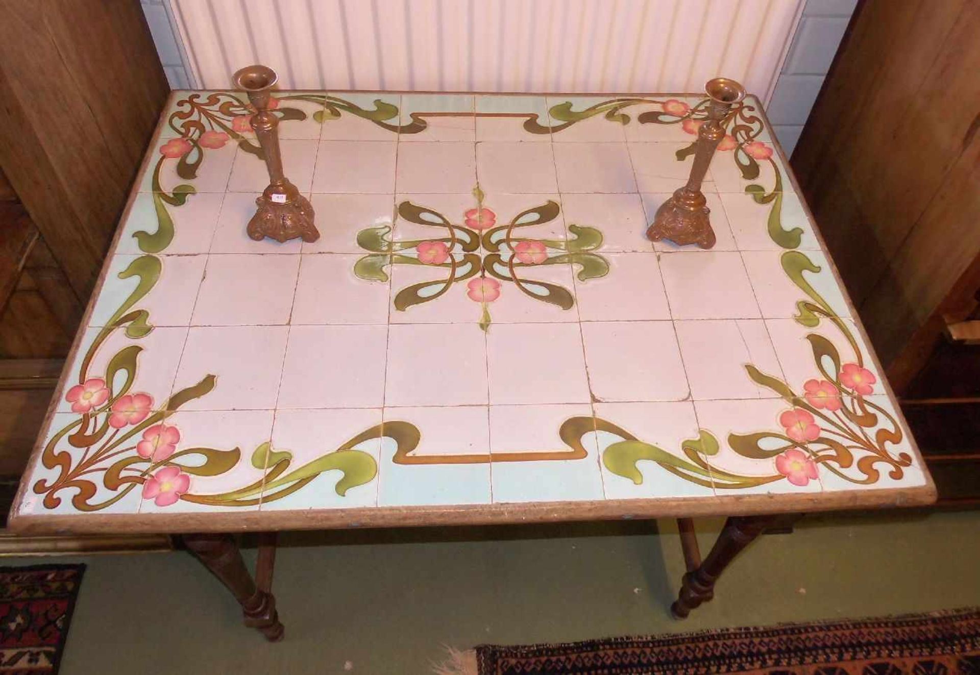 JUGENDSTIL - TISCH MIT FLIESENSPIEGEL / art nouveau table with tiles, um 1900. Profilierter - Bild 2 aus 4