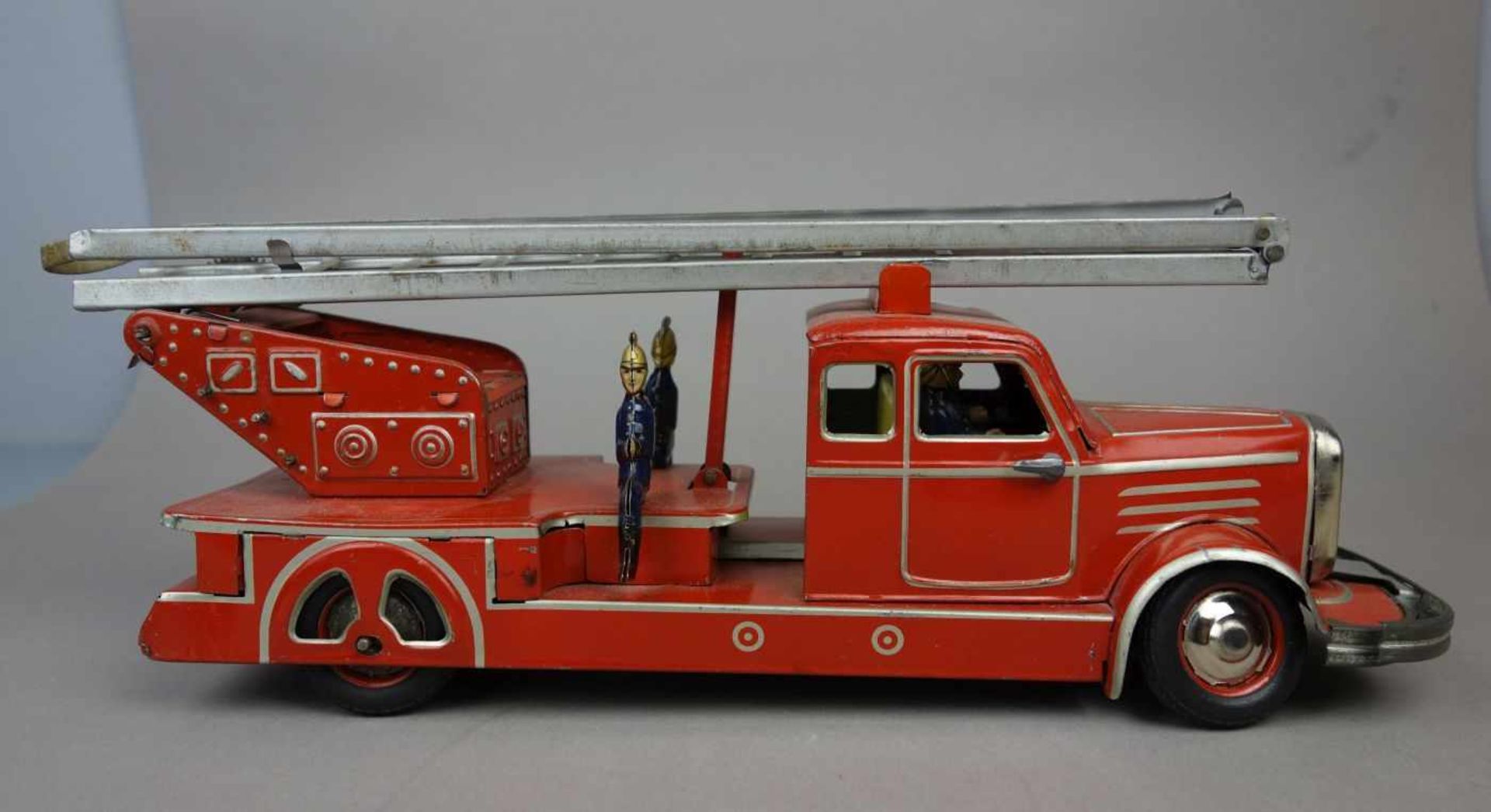 BLECHSPIELZEUG: FEUERWEHR LEITERWAGEN / tin toy fire brigade cart, um 1940, Manufaktur - Bild 4 aus 7