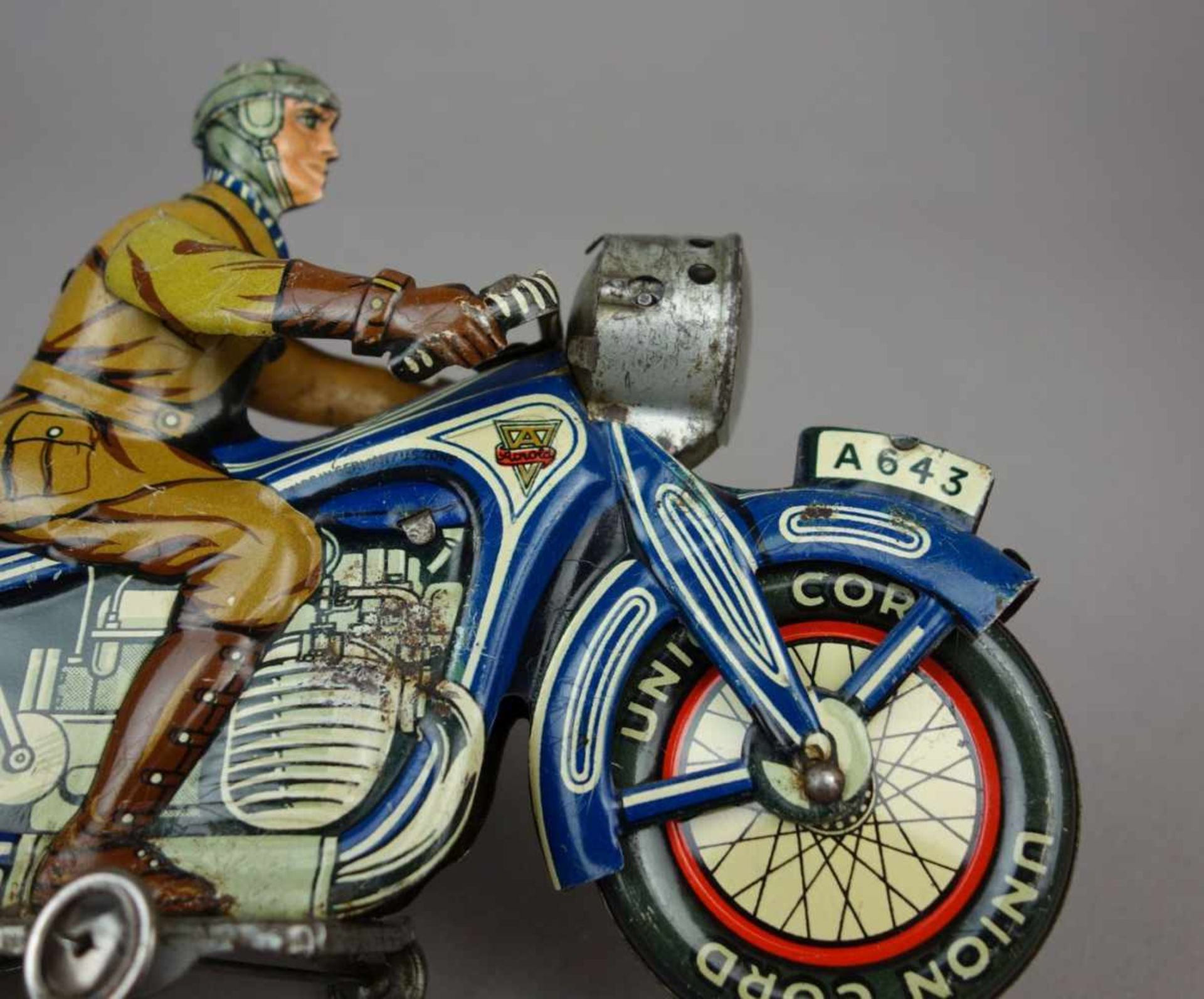 BLECHSPIELZEUG: ARNOLD MOTORRAD MIT BELEUCHTUNG / MOTORRADFAHRER / tin toy bike, Mitte 20. Jh. / - Bild 4 aus 6