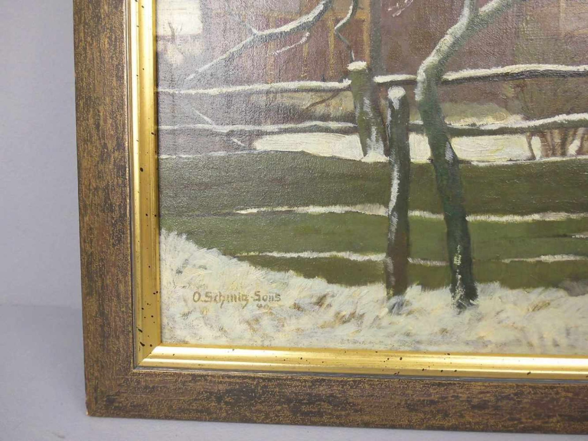 SCHMIZ-SONS, O. (19. / 20. Jh.), Gemälde / painting: "Bauernhaus im Schnee", Öl auf Leinwand, u. - Image 2 of 3