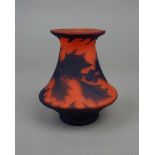 VASE, signiert RICHARD, LOETZ Wwe., KLOSTERMÜHLE, Österreich, um 1925. Farbloses Glas, orange-rot